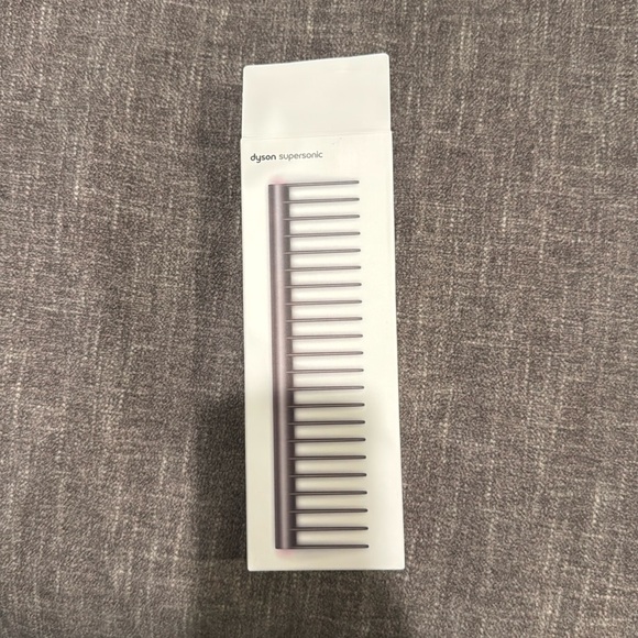 Dyson detangling comb (fuchsia and grey) - Picture 2 of 4